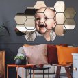 foto over meerdere hexagons aan muur thumbnail